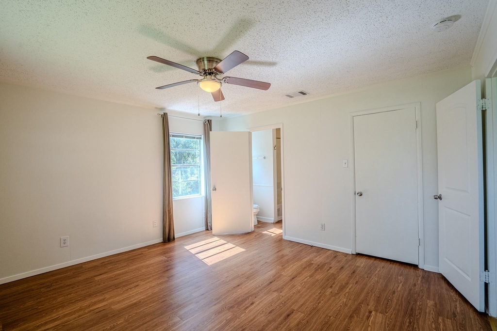 16013 Edwards Dr - Photo 12