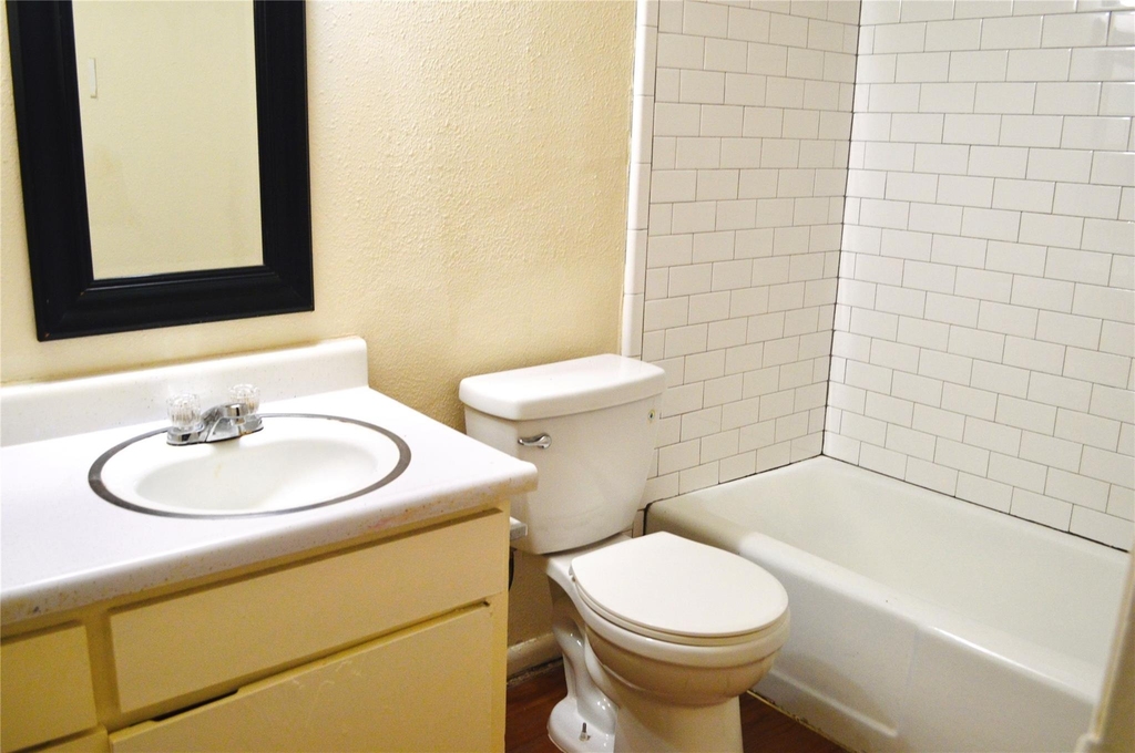 4709 Harmon Ave - Photo 9
