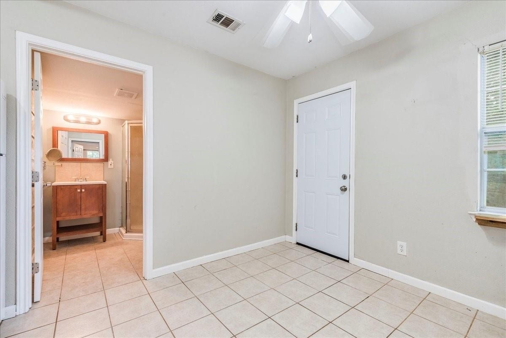 609 Cottonwood St - Photo 2