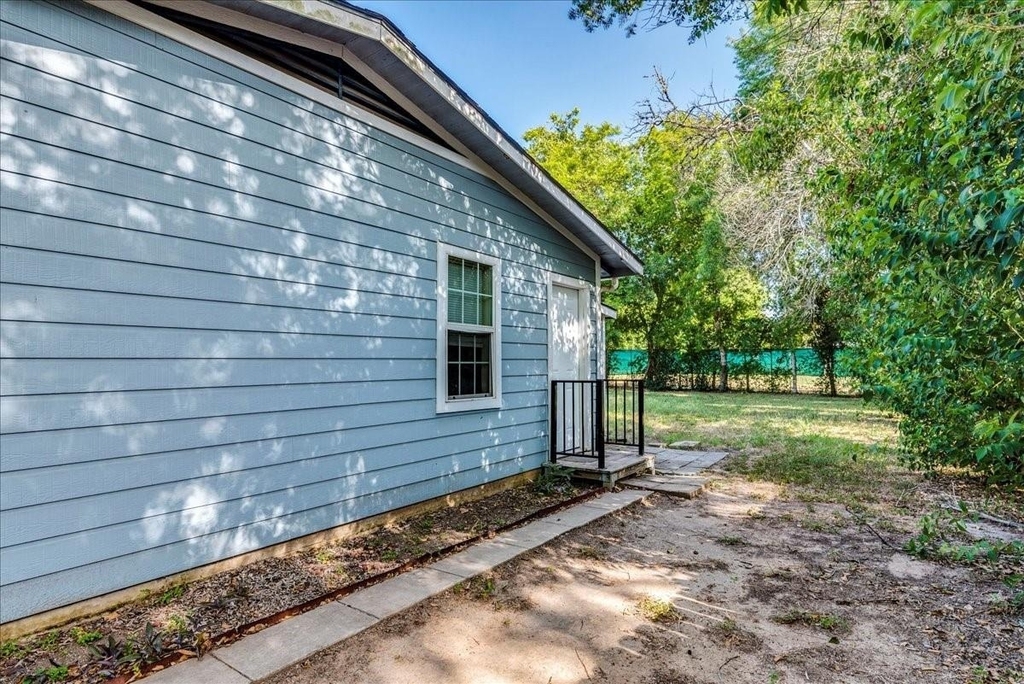 609 Cottonwood St - Photo 6