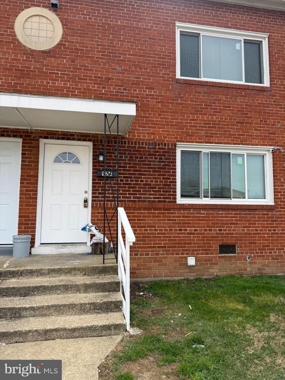 924 7th Street - Photo 0