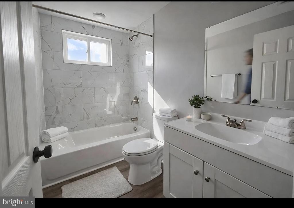 49 W Diamond - Photo 2