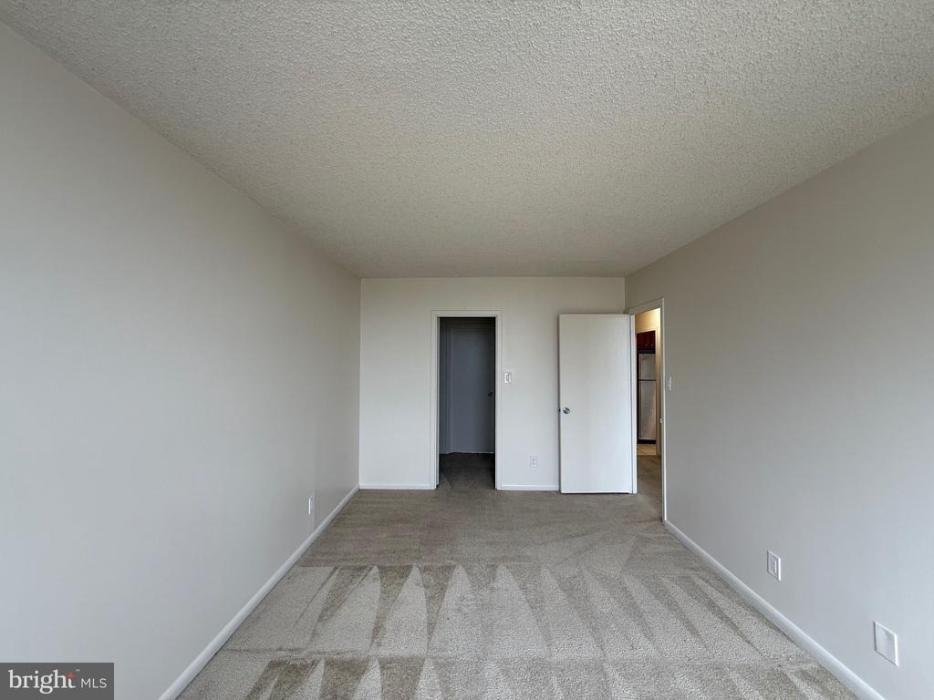 5225 Pooks Hill Road - Photo 7
