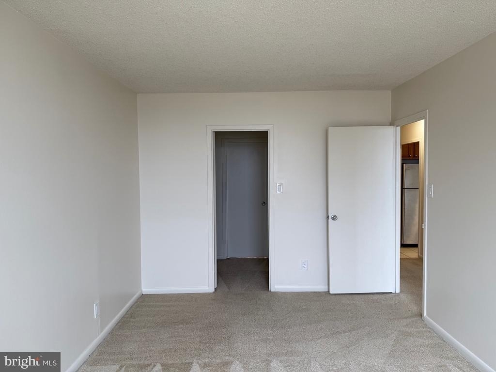 5225 Pooks Hill Road - Photo 8