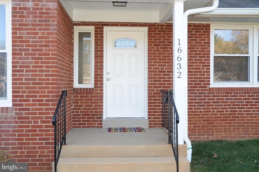 16632 Alden Avenue - Photo 1
