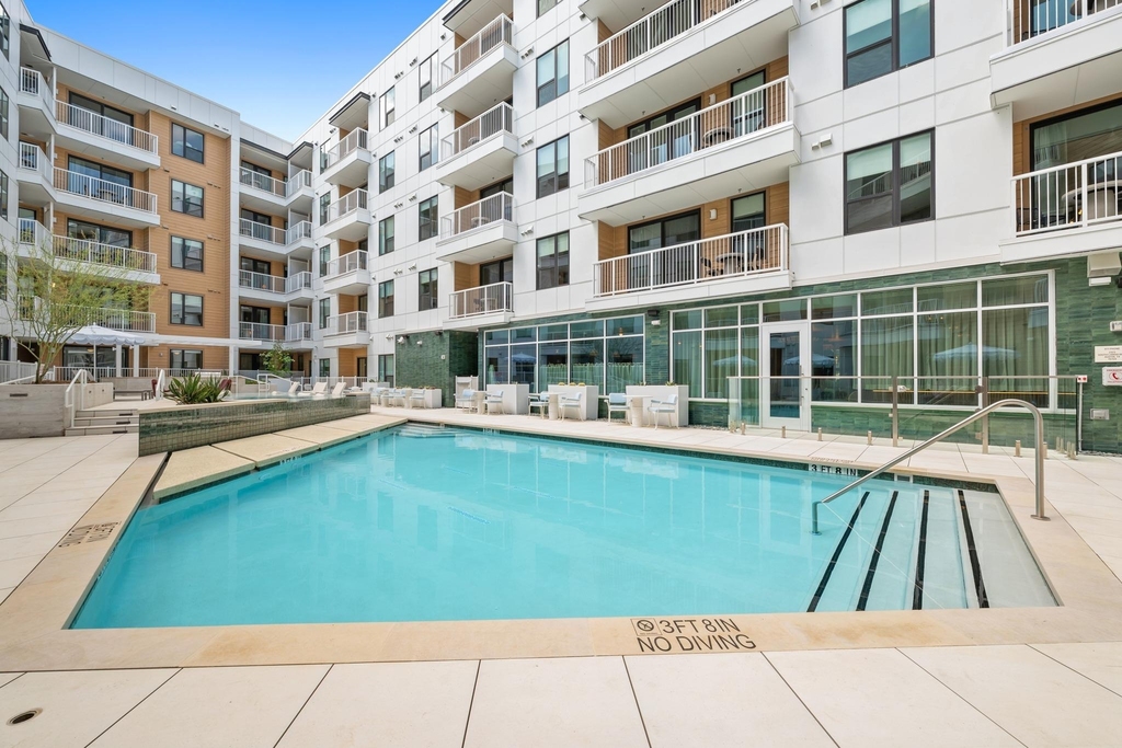 2323 S Lamar Blvd - Photo 19
