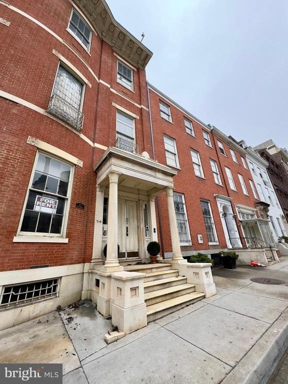 7 W Mulberry Street - Photo 0