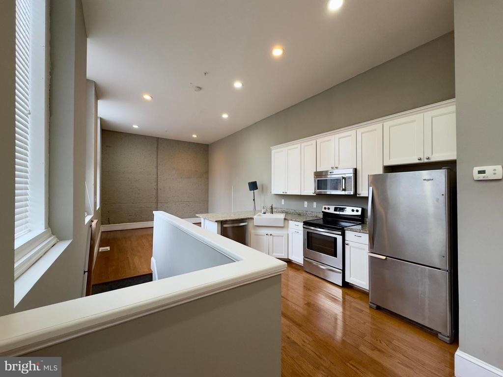 7 W Mulberry Street - Photo 3