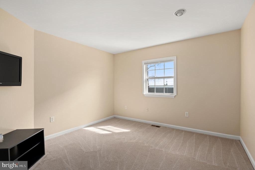 3563 Narragansett Avenue - Photo 22