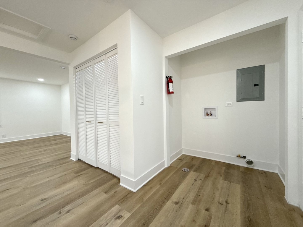 14916 Langley Avenue - Photo 14