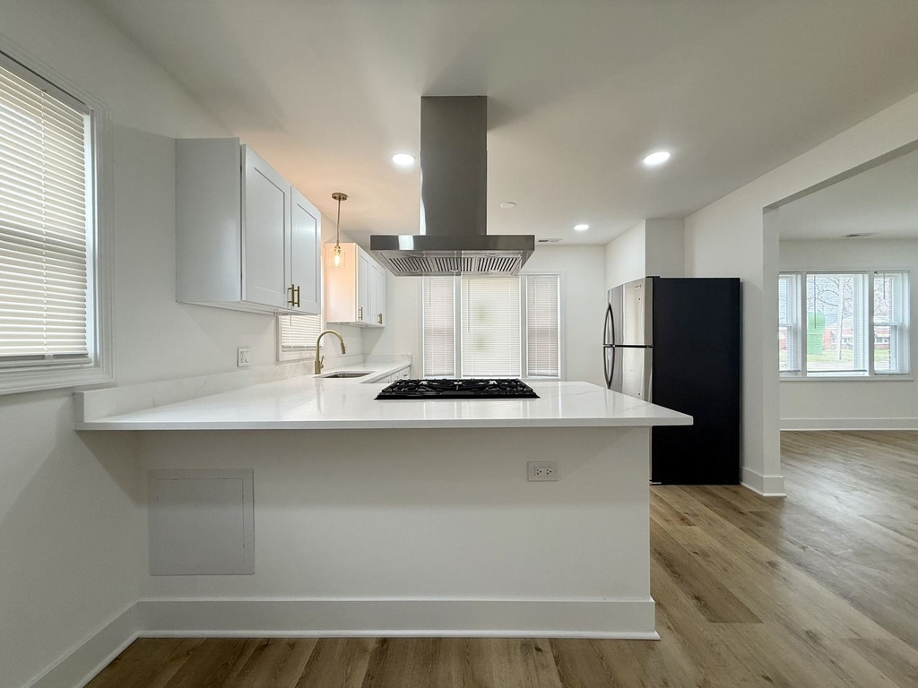 14916 Langley Avenue - Photo 12