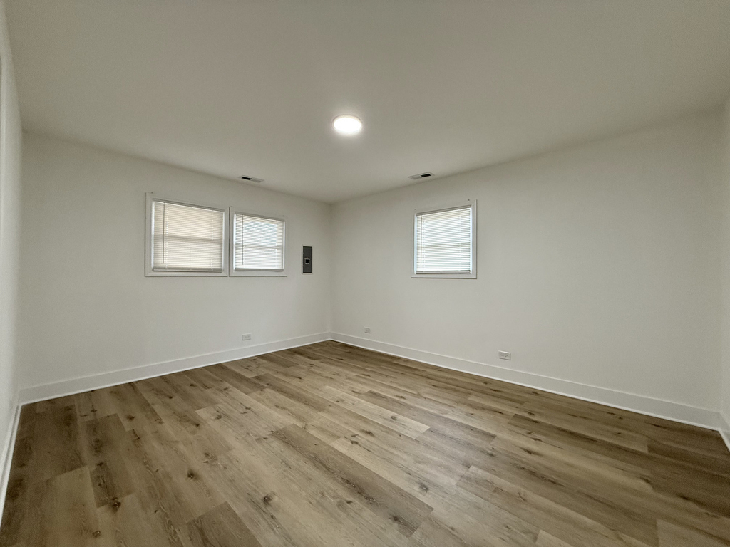 14916 Langley Avenue - Photo 23