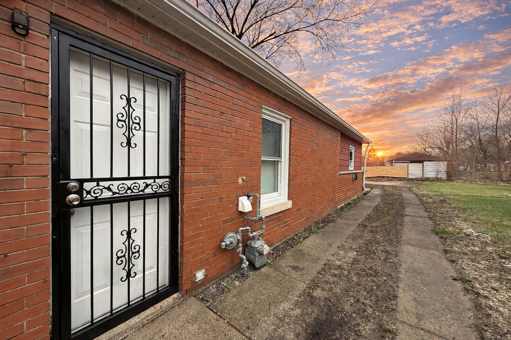 14916 Langley Avenue - Photo 30