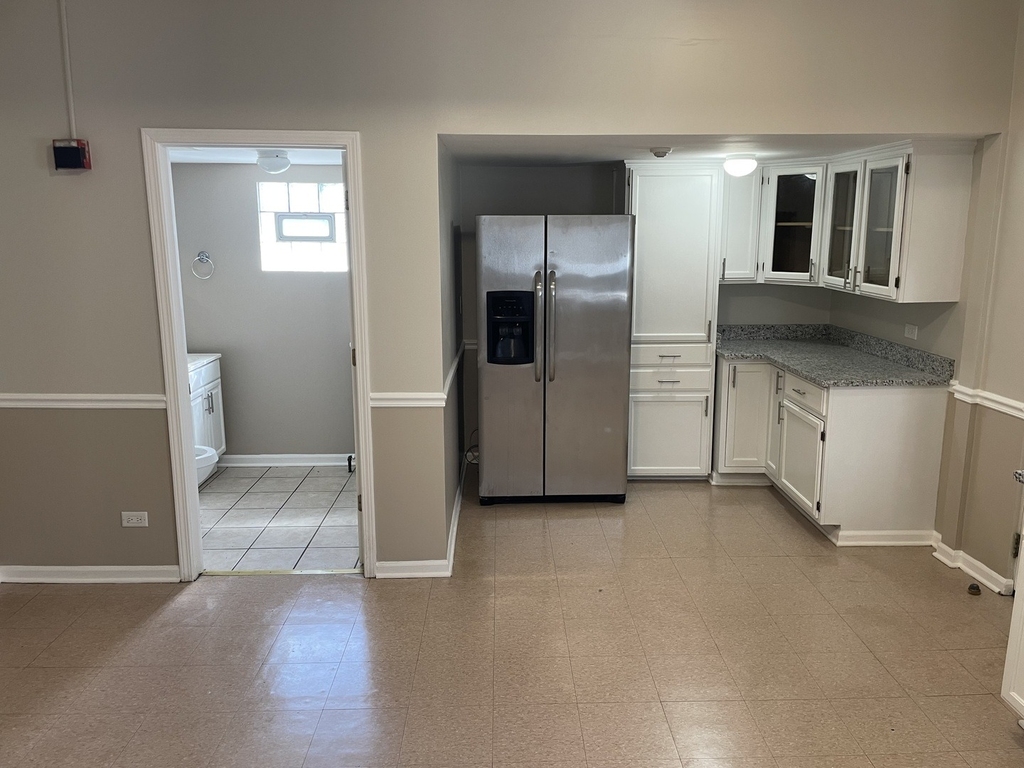 714 Broadway Avenue - Photo 5