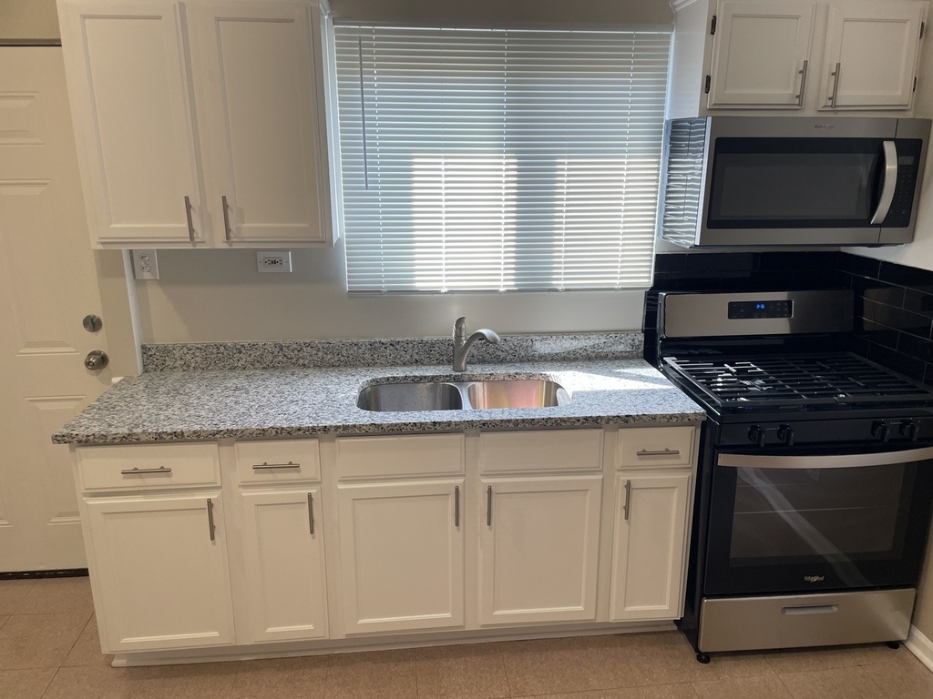 714 Broadway Avenue - Photo 1