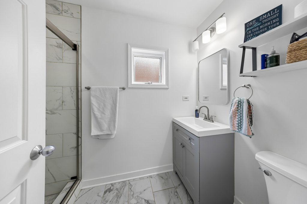 811 W Superior Street - Photo 15