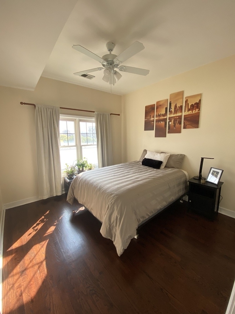 811 W Superior Street - Photo 12