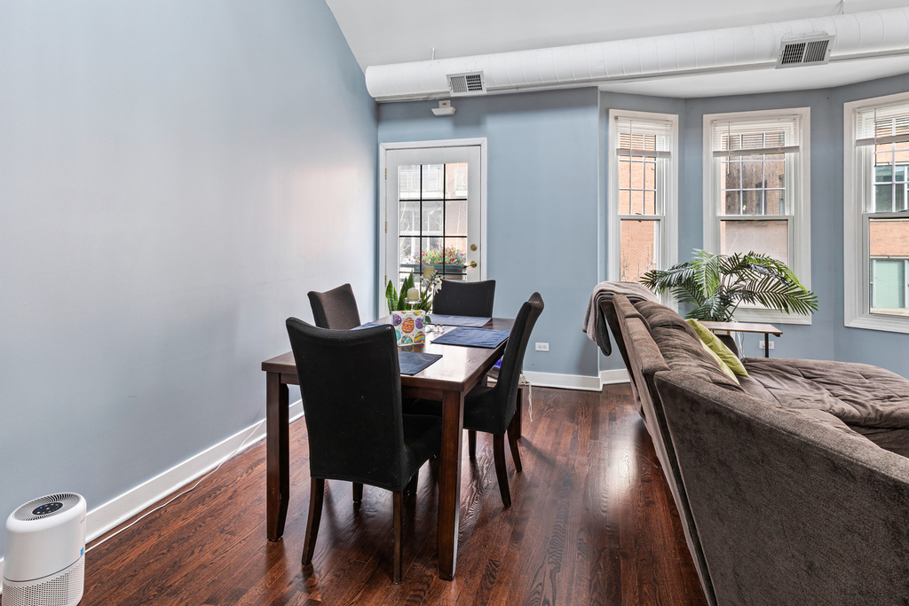 811 W Superior Street - Photo 5