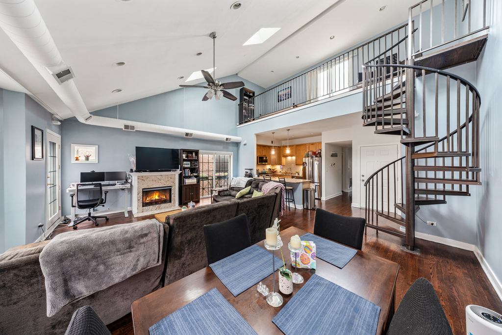811 W Superior Street - Photo 6