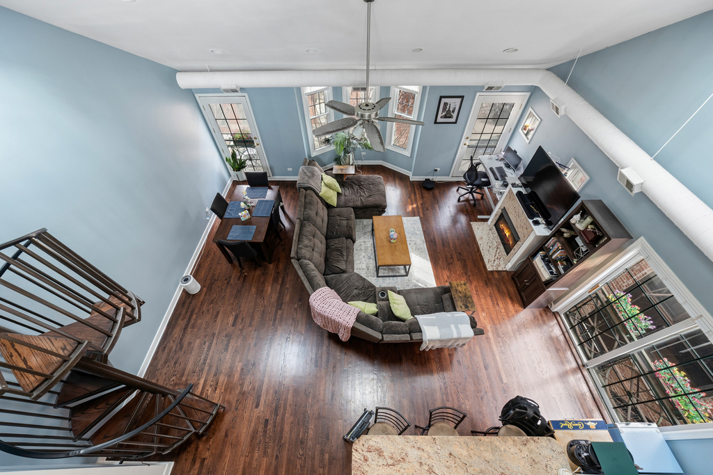 811 W Superior Street - Photo 8