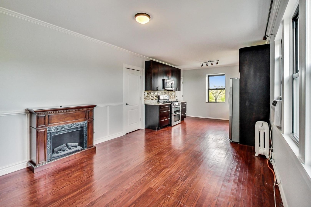 5655 N Spaulding Avenue - Photo 5