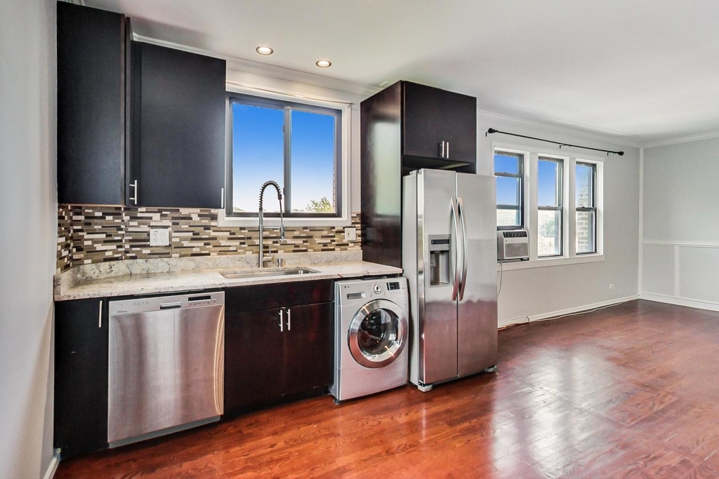 5655 N Spaulding Avenue - Photo 10