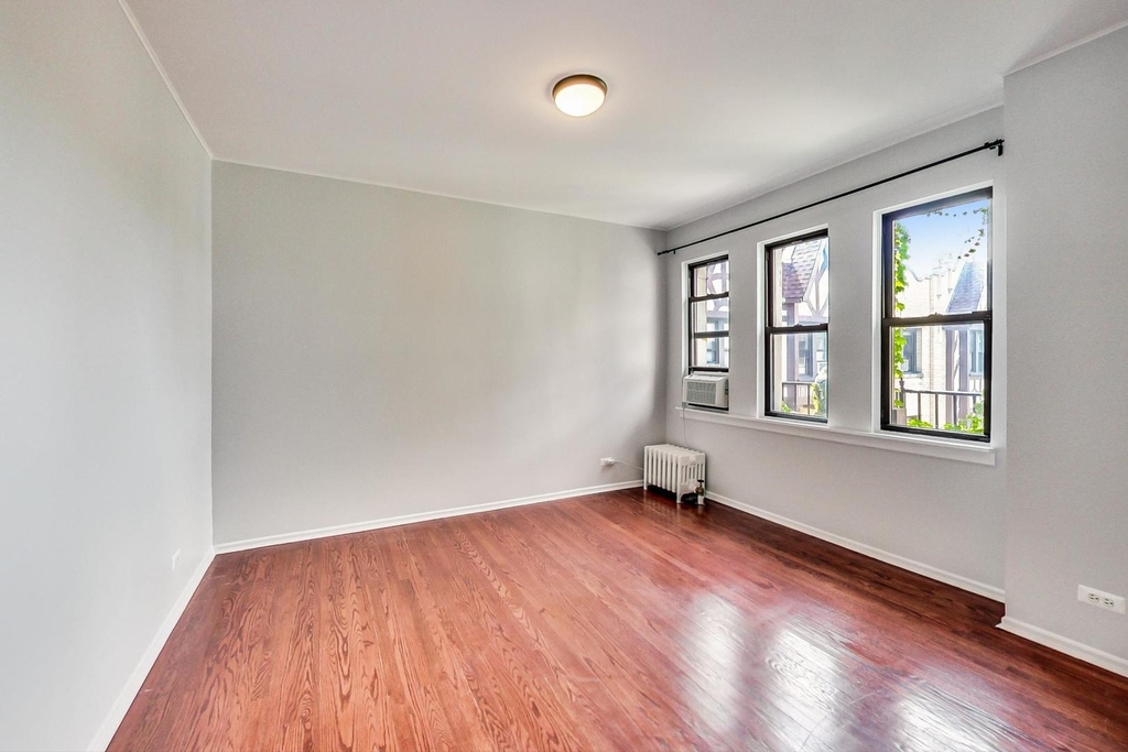 5655 N Spaulding Avenue - Photo 15