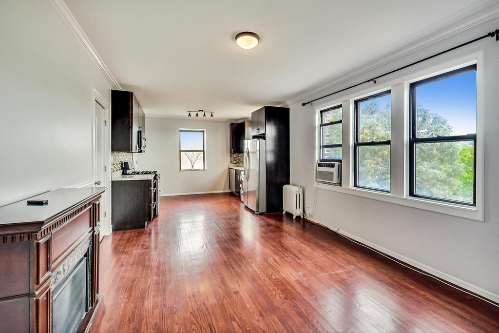 5655 N Spaulding Avenue - Photo 6