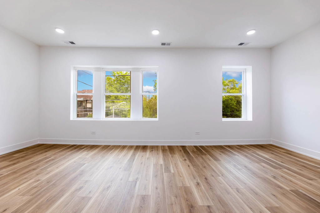 239 W 74th Street - Photo 2