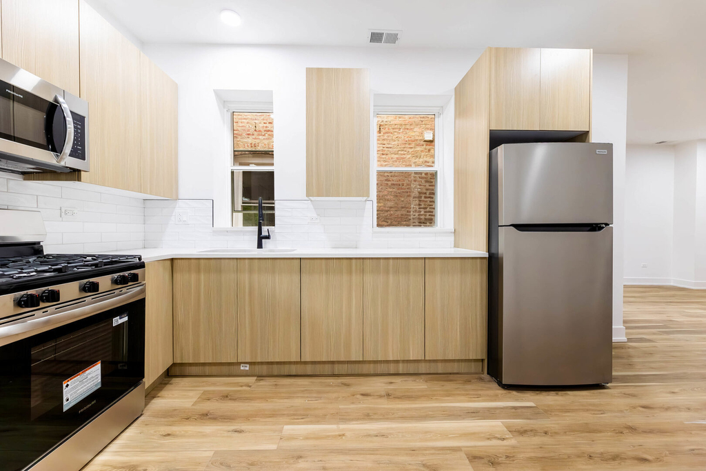 239 W 74th Street - Photo 4