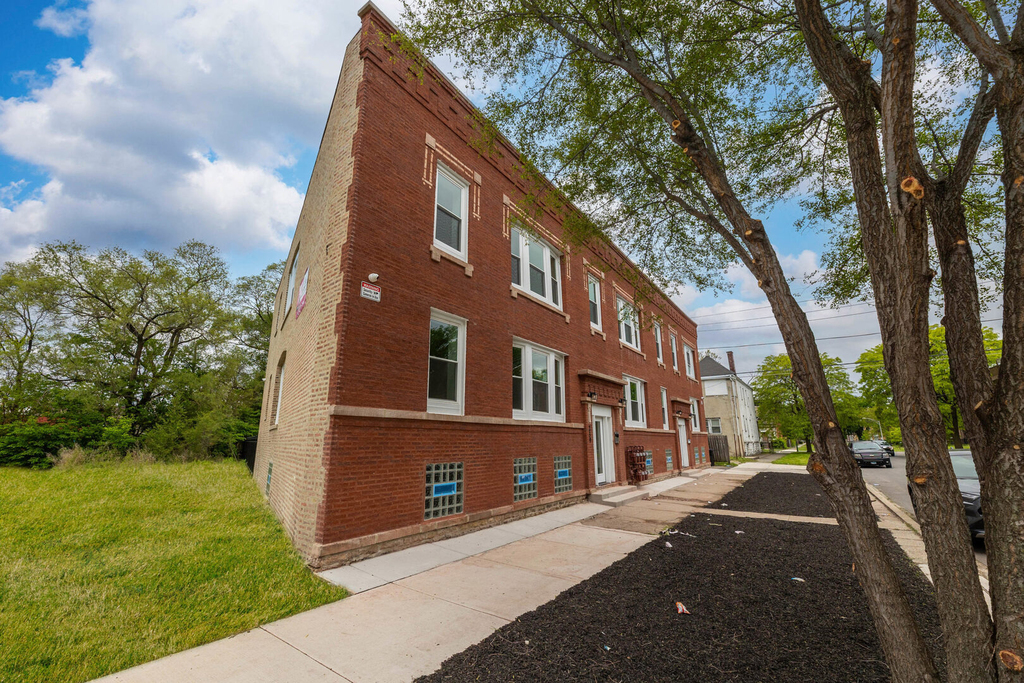 241 W 74th Street - Photo 8