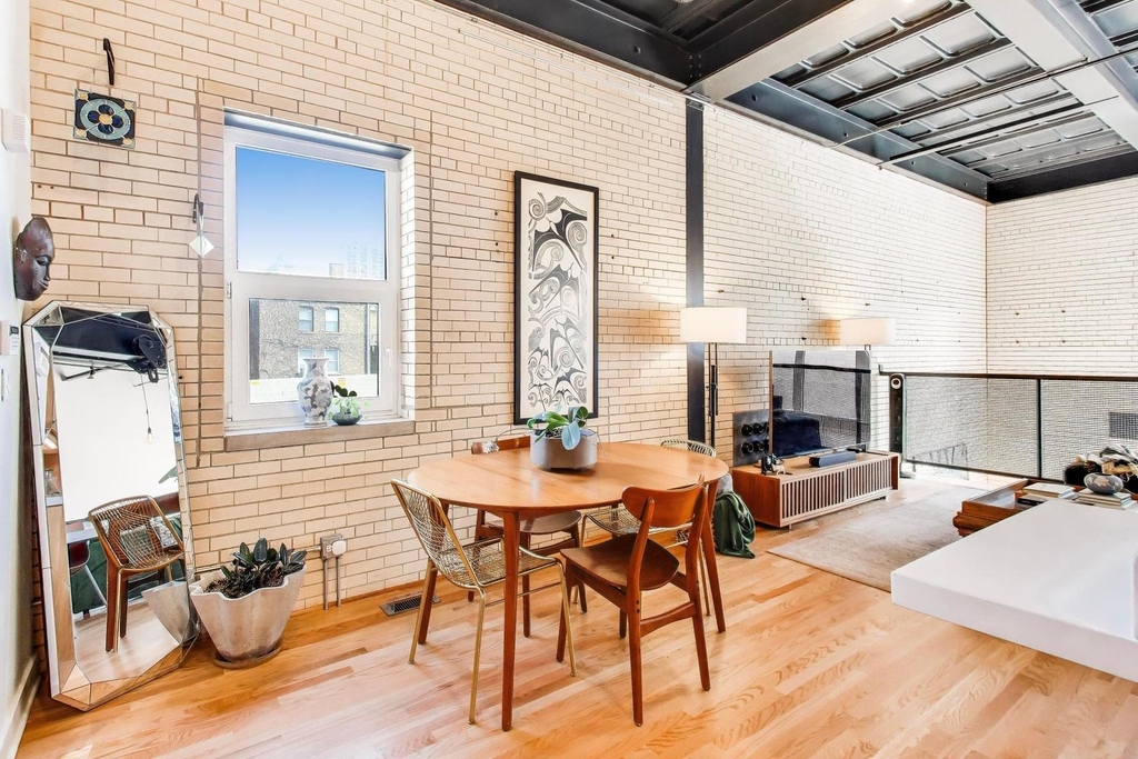 1128 W Ardmore Avenue - Photo 3