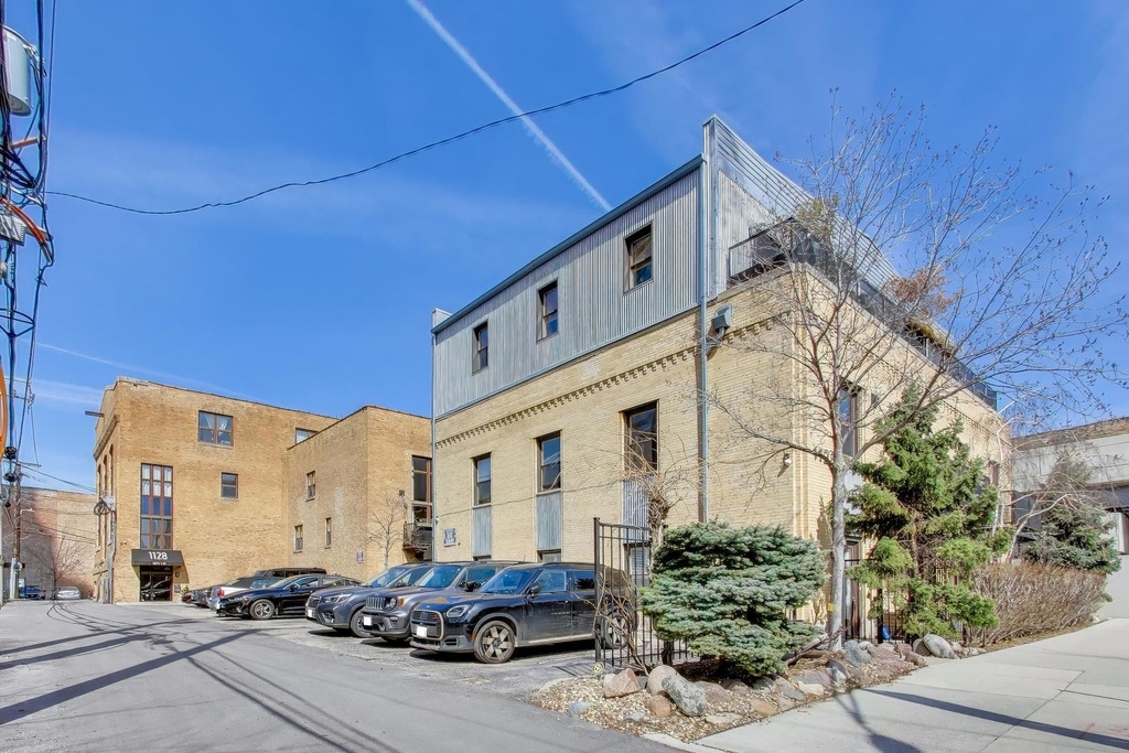 1128 W Ardmore Avenue - Photo 0