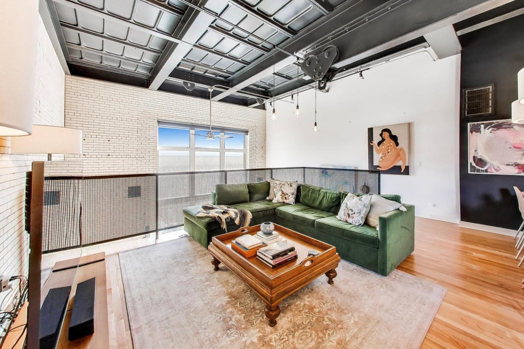 1128 W Ardmore Avenue - Photo 2