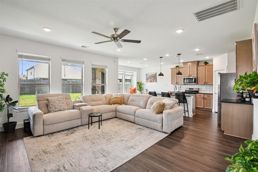 4806 Sand Clouds Drive - Photo 4