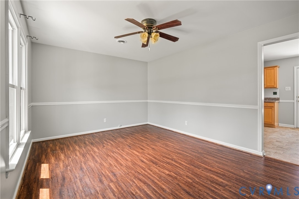 5712 Sara Kay Drive - Photo 3