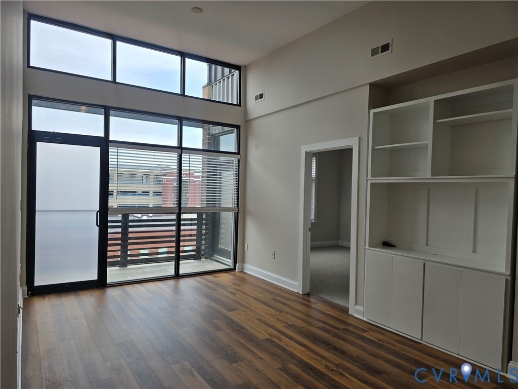 1333 W Broad Street - Photo 2