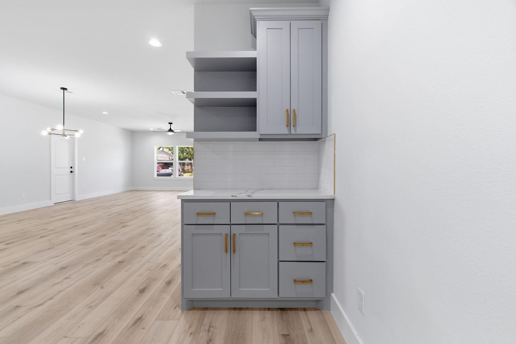 7040 Kinney Street - Photo 3