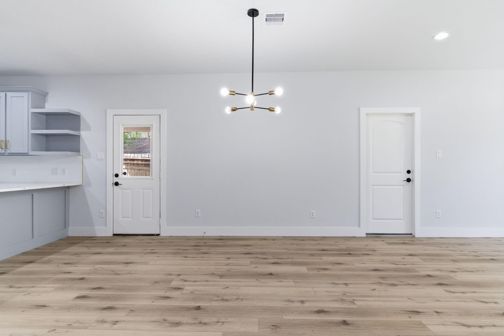 7040 Kinney Street - Photo 9
