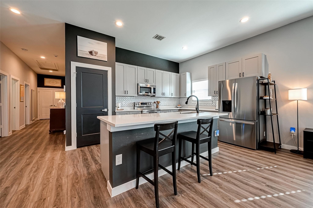 108 Bay Oaks Drive - Photo 2