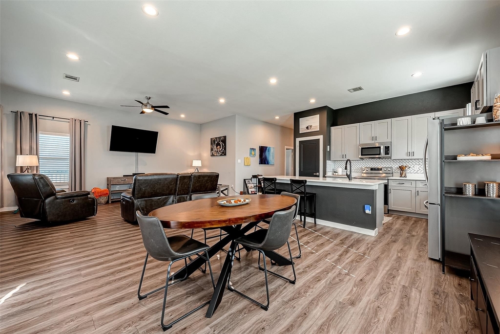 108 Bay Oaks Drive - Photo 1