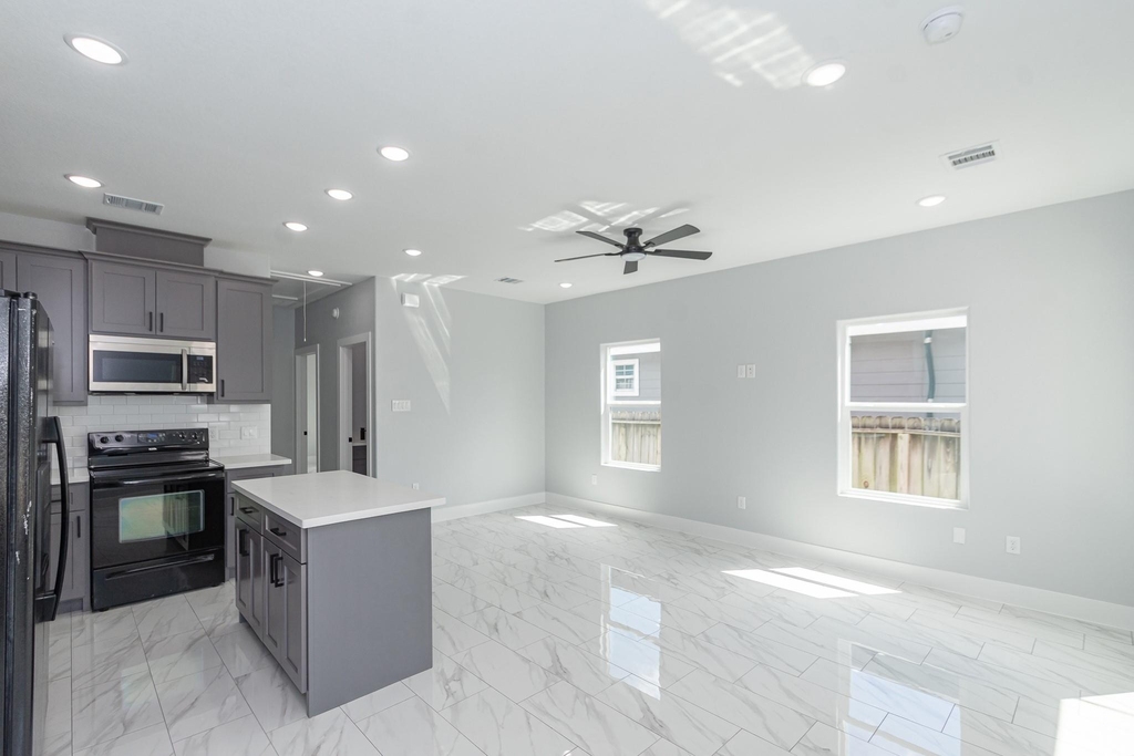 6513 Avenue B - Photo 5