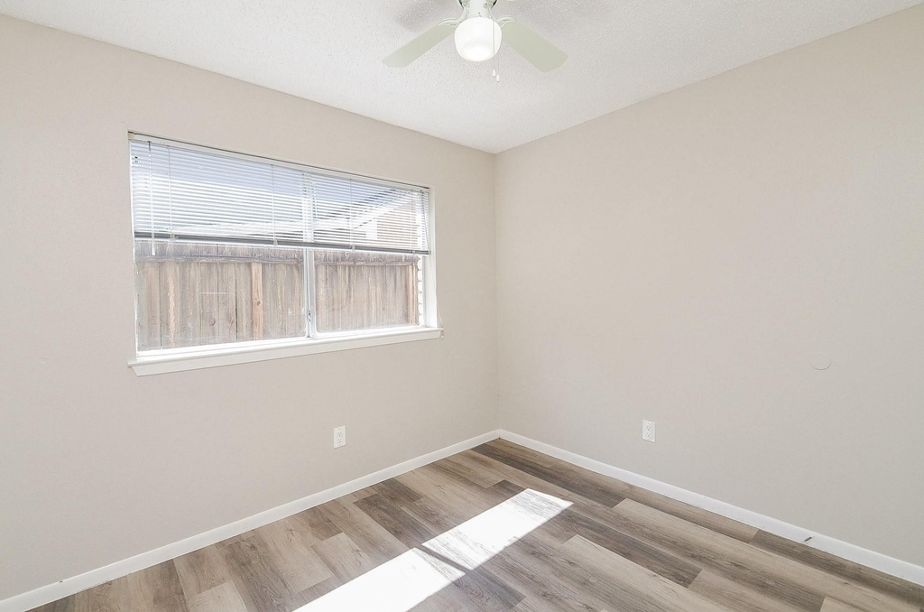 22630 Powell House - Photo 21