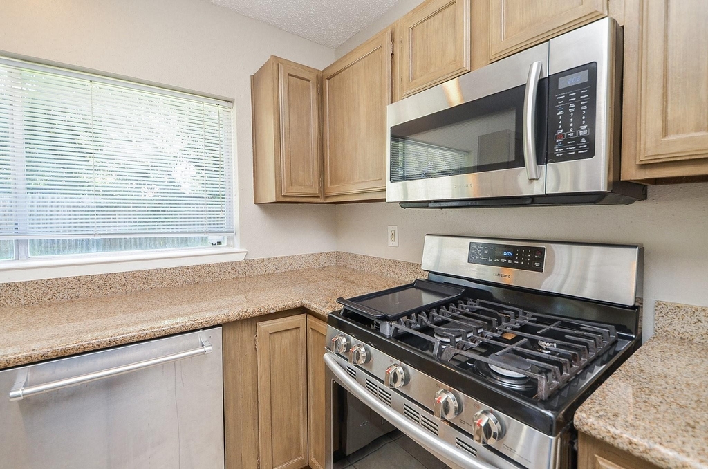 22630 Powell House - Photo 14