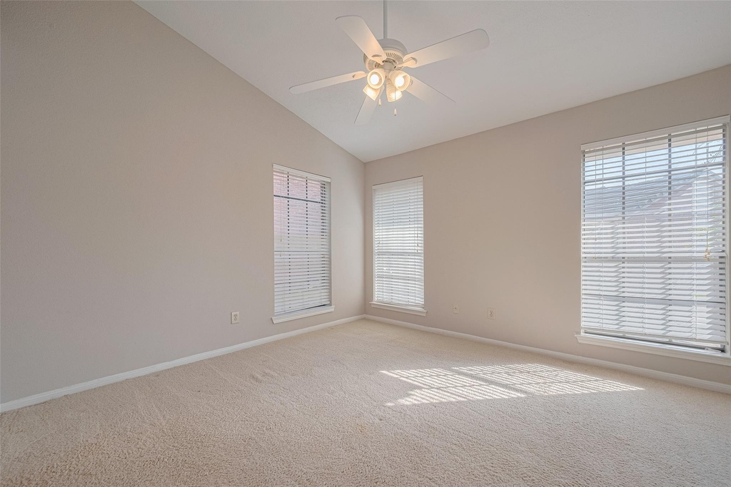 2211 S Kirkwood Road - Photo 21