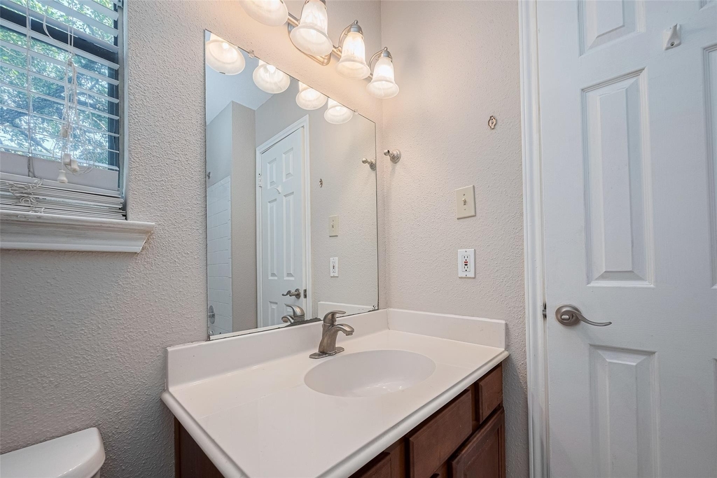 2211 S Kirkwood Road - Photo 26