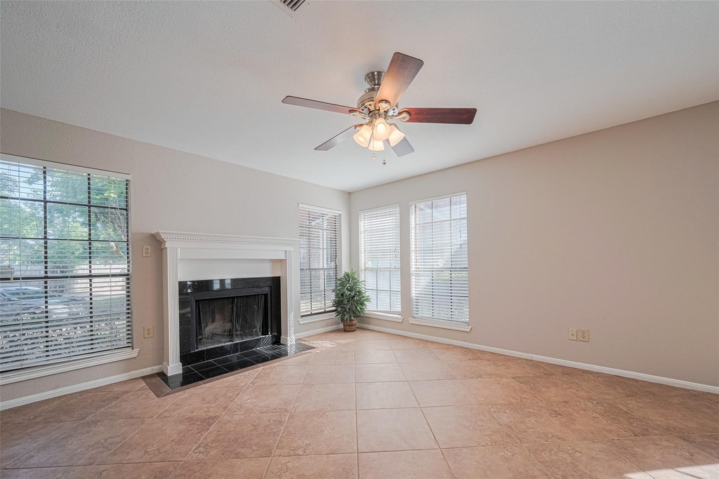 2211 S Kirkwood Road - Photo 6