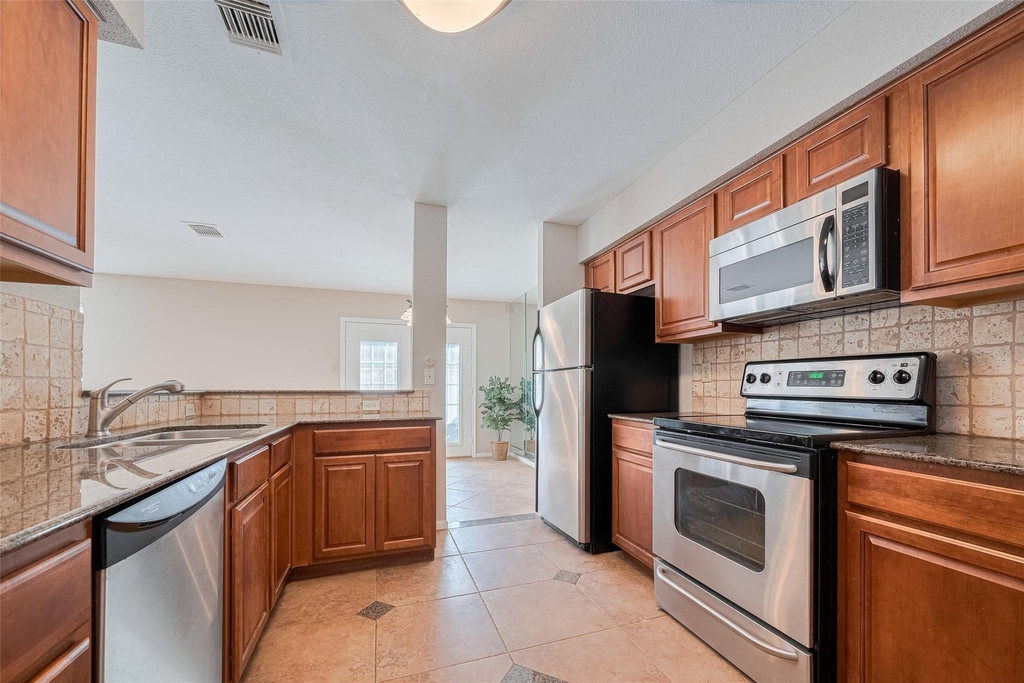 2211 S Kirkwood Road - Photo 19