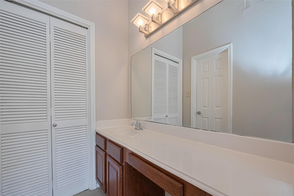 2211 S Kirkwood Road - Photo 30