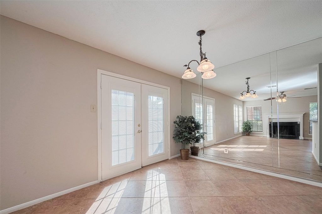 2211 S Kirkwood Road - Photo 9